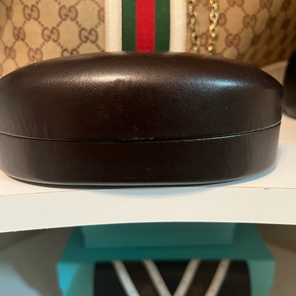 NWOT MICHAEL KORS BROWN CLAMSHELL SUNGLASSES CASE WITH M.K. CLEANING CLOTH 6”X3” - Picture 5 of 11